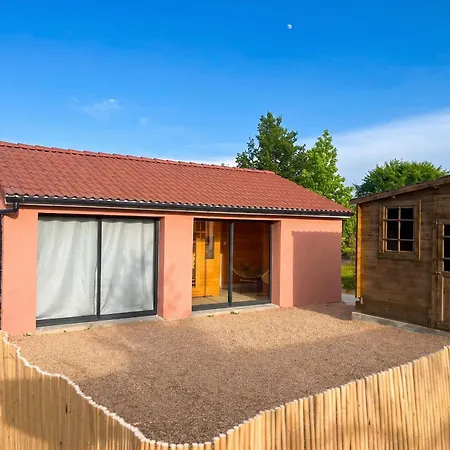 Confortable Avec Piscine Partagee A Chazemais
