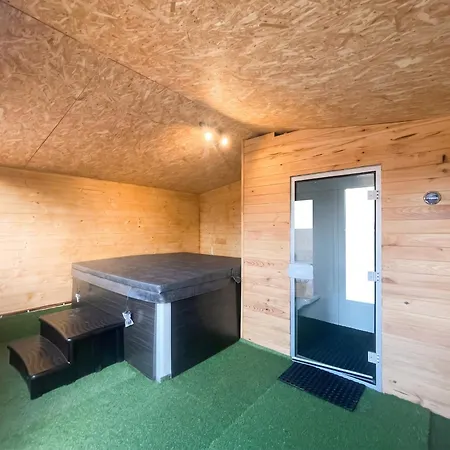 Domek alpejski Confortable Avec Piscine Partagee A